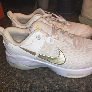 Nike White Zoom Bella 6 PRM